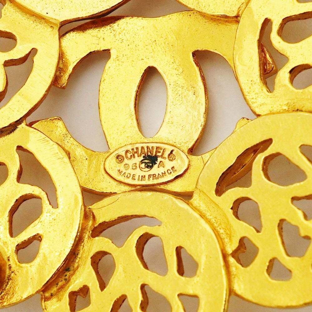 CHANEL Gold Logo Brooch - Picture 4 of 6